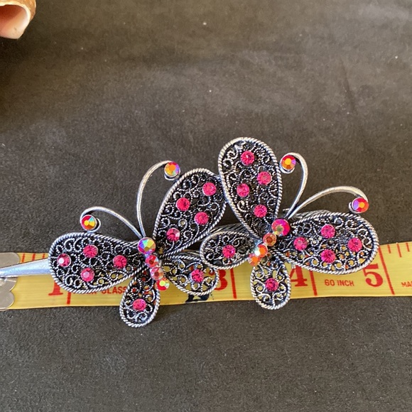 # 56  Sparkly Butterfly hair clip - Picture 7 of 9